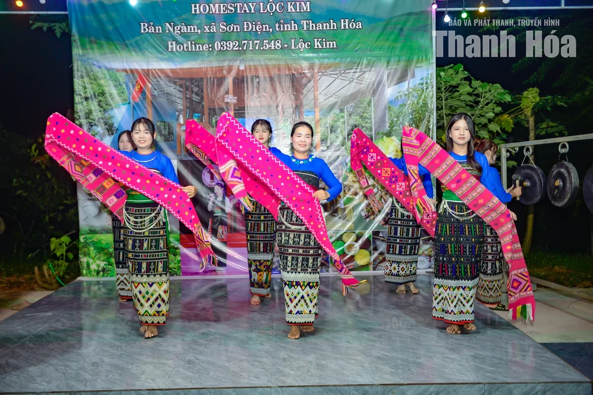 Bản Ngàm “thức giấc” bên dòng sông Luồng
