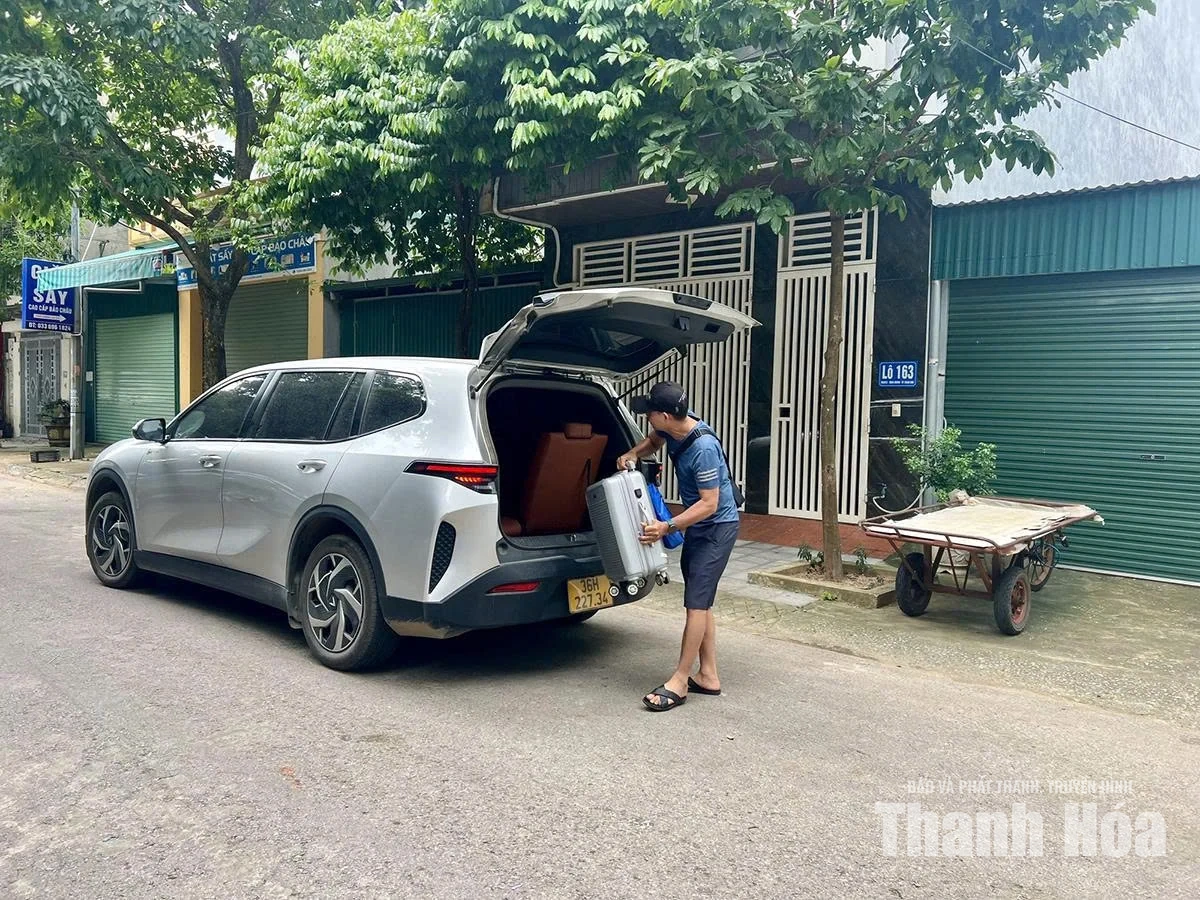 Dịch vụ xe ghép: Thuận lợi và những vấn đề đặt ra