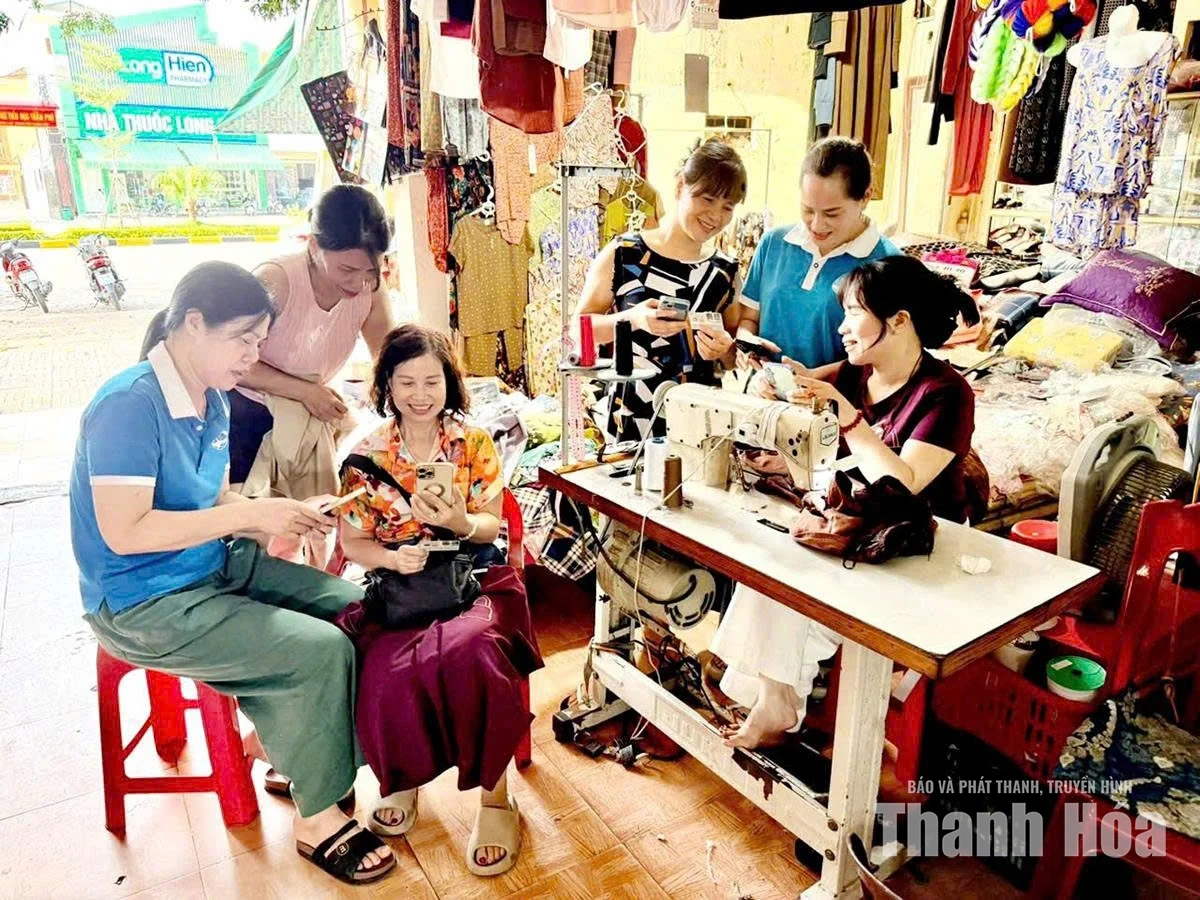 “Tổ phụ nữ chuyển đổi số cộng đồng” - đưa công nghệ đến từng nhà