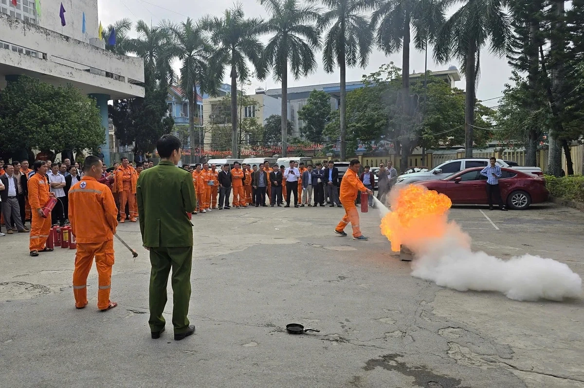 Công ty Điện lực Thanh Hóa chủ động phòng ngừa, nâng cao năng lực PCCC&CNCH