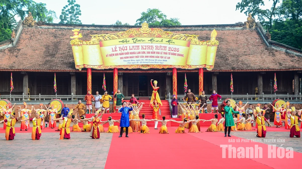 Sắc màu văn hóa dân gian giữa Lam Kinh trong ngày hội