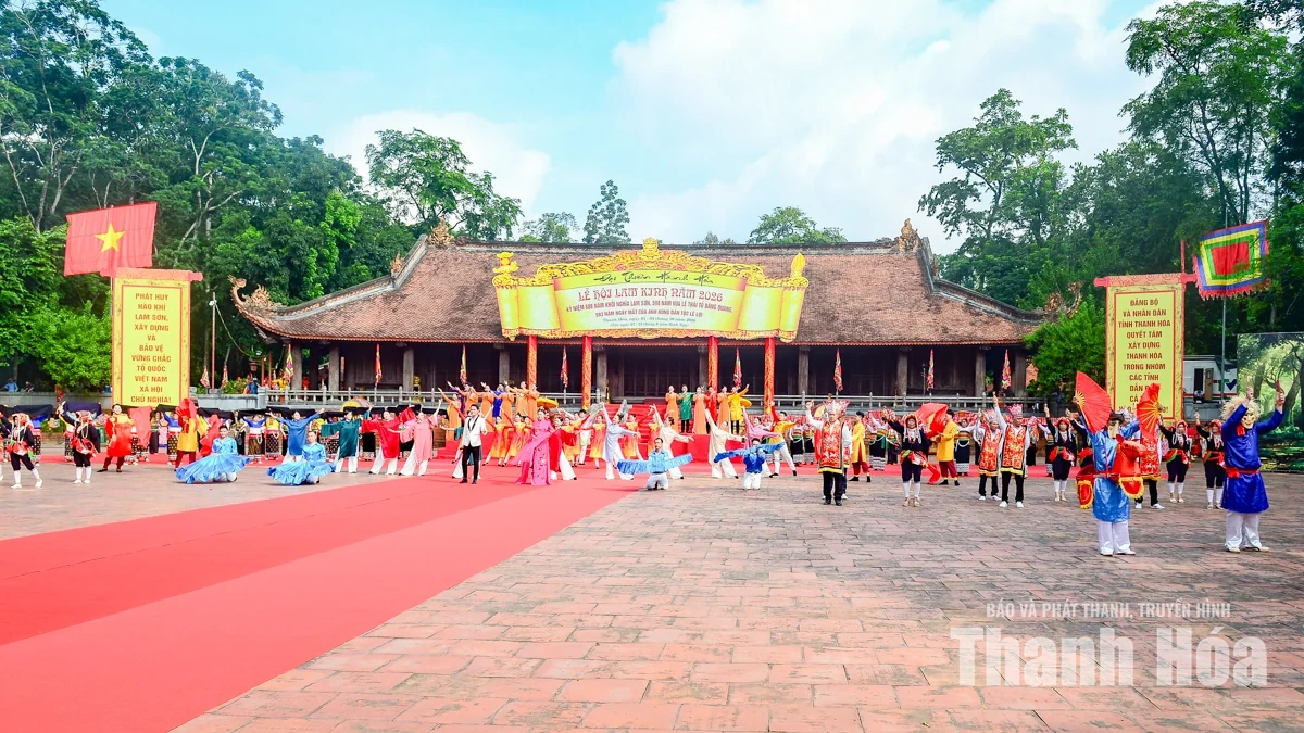 Sắc màu văn hóa dân gian giữa Lam Kinh trong ngày hội