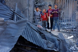 Israel tiếp tục tấn công Gaza, bất chấp tuyên bố cam kết tuân thủ lệnh ngừng bắn