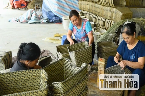 Những người phụ nữ giữ “hồn nghề”