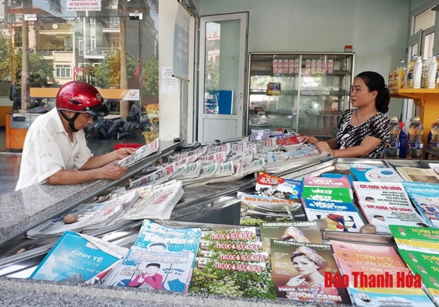 Còn đâu sạp báo vỉa hè?