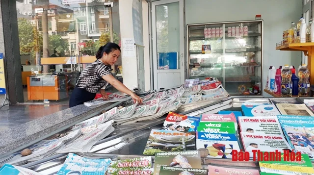 Còn đâu sạp báo vỉa hè?
