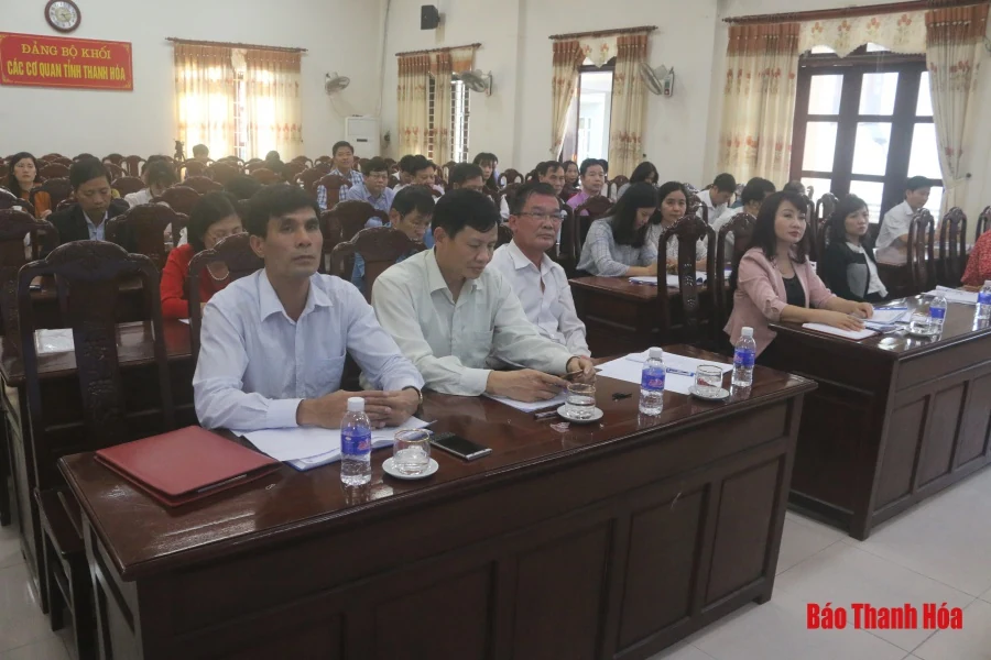 Đẩy mạnh các phong trào thi đua trong cán bộ, công chức, viên chức và đoàn viên công đoàn