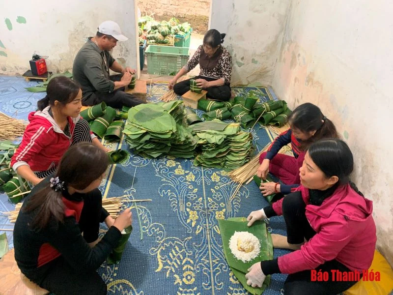 Các cơ sở làm bánh chưng “đắt khách” dịp Tết