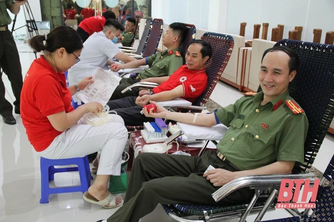 Chương trình “Hành trình đỏ - Kết nối dòng máu Việt” 2020: Gần 2.000 người hiến máu tình nguyện