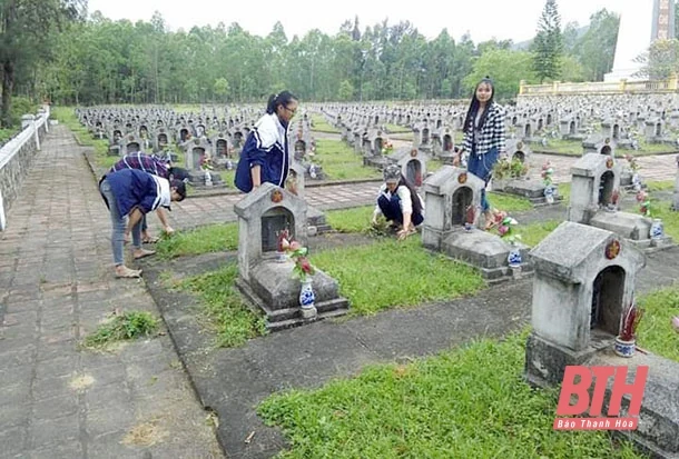 Người thầy xông pha thiện nguyện