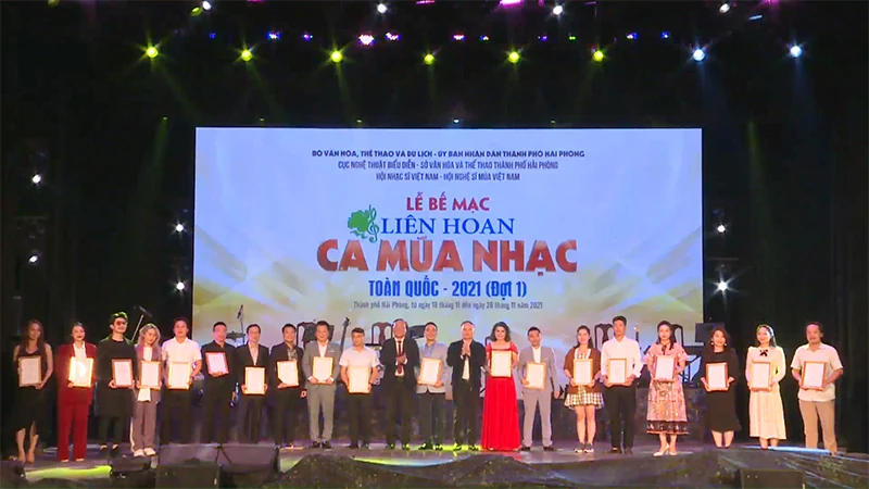 Nhà hát Ca múa kịch Lam Sơn giành 4 HCB, 2 HCĐ tại Liên hoan Ca, Múa, Nhạc toàn quốc đợt 1 - năm 2021