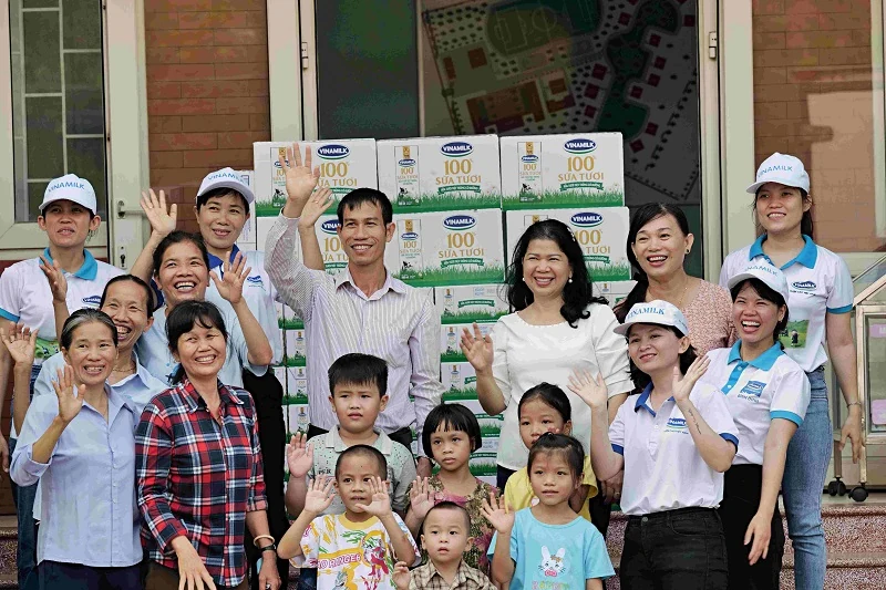 Vinamilk và Quỹ sữa Vươn cao Việt Nam tổ chức nhiều hoạt động đồng hành nhân dịp 15 thành lập
