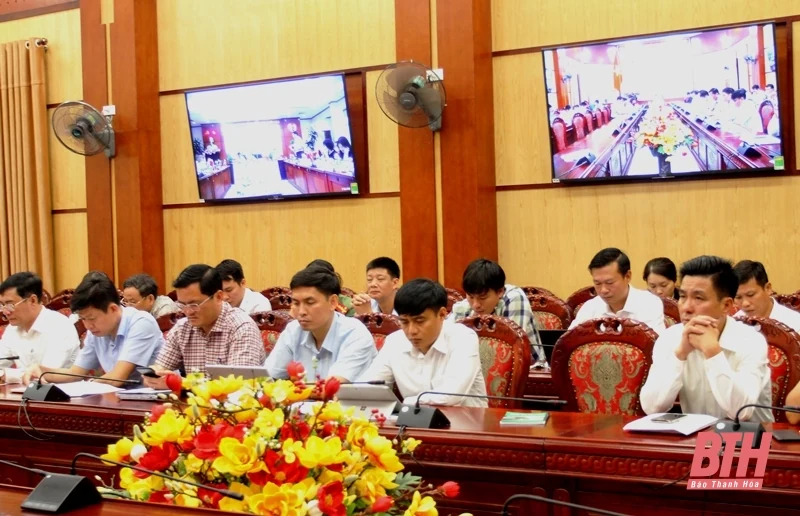Hội nghị trực tuyến Triển khai Chương trình OCOP và chương trình phát triển du lịch nông thôn