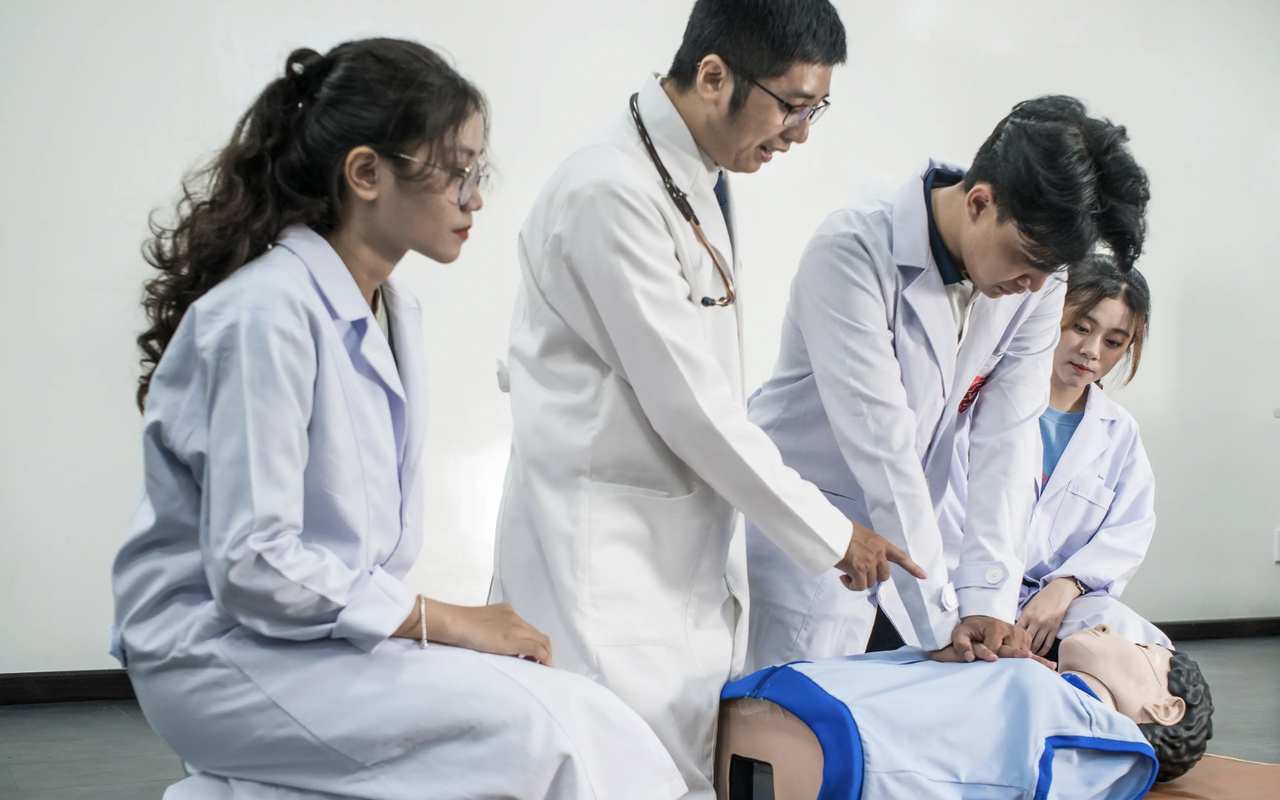 Văn học và Y học: Mối liên kết quan trọng ít được chú ý