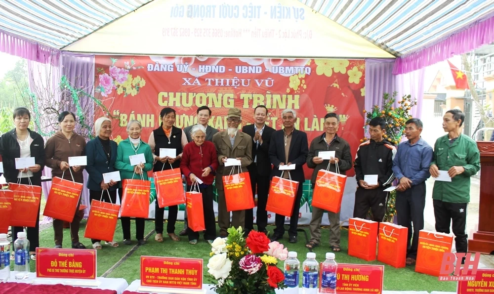 Ấm áp chương trình Bánh chưng xanh - Tết an lành