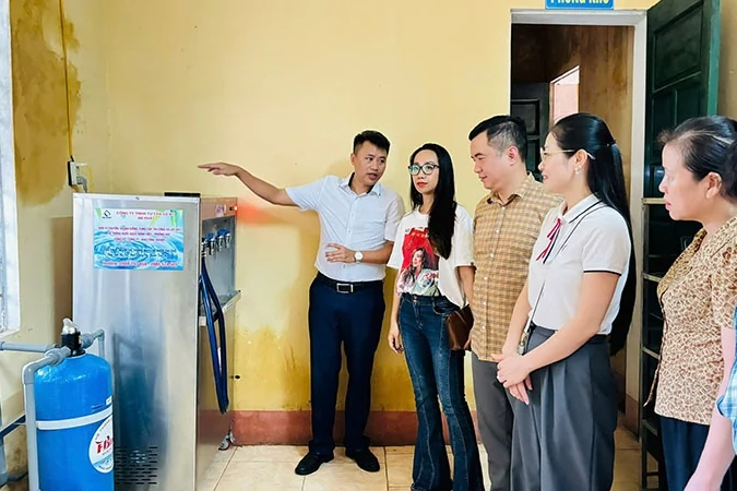 Trao tặng công trình nước sạch cho Trường Mầm non Yên Lạc (Như Thanh)