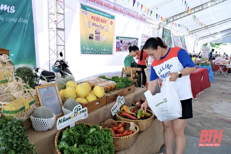 Khai mạc Phiên chợ thực phẩm an toàn năm 2024 tại huyện Hoằng Hóa