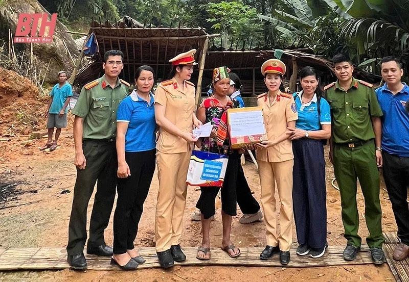“Bóng hồng” sau siêu bão (Bài 3): Sức mạnh của “phái yếu”