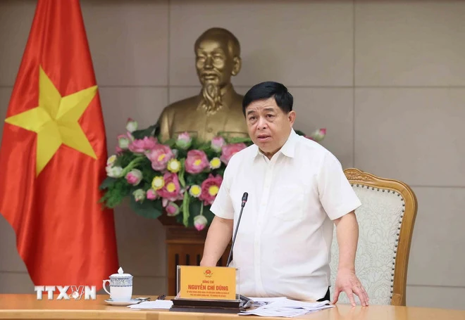 Phó Thủ tướng Nguyễn Chí Dũng, Tổ trưởng Tổ Chỉ đạo số 7 phát biểu. (Ảnh: An Đăng /TTXVN) Phó Thủ tướng Nguyễn Chí Dũng: Không để lọt vào cấp ủy người có biểu hiện suy thoái, cơ hội chính trị