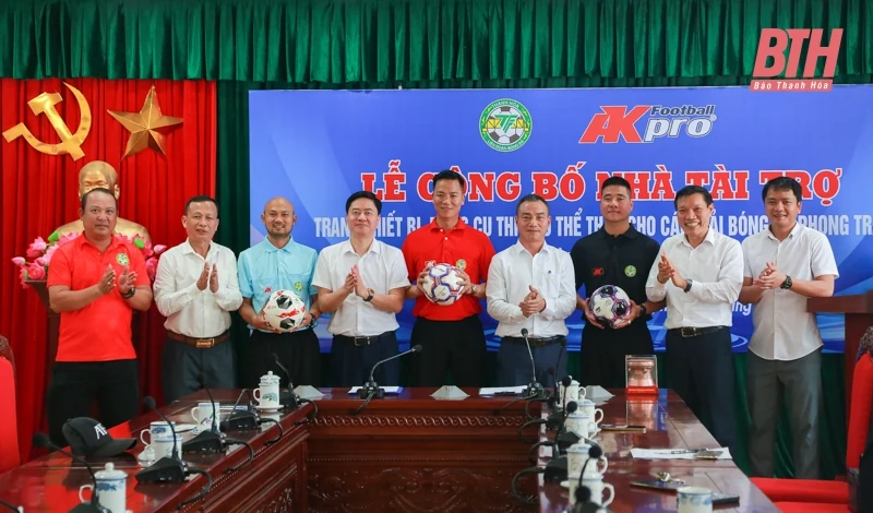 Ra mắt nhà tài trợ cho các giải bóng đá phong trào của Liên đoàn Bóng đá Thanh Hóa