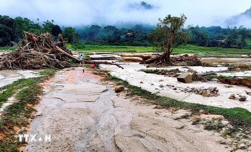 Nguy cơ lũ quét, sạt lở ở Thanh Hóa, Đắk Nông và lốc xoáy trên nhiều vùng biển