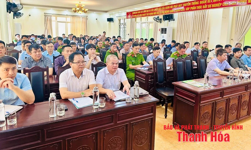 Chỉ trong 2 tuần, gần 160 xác lợn chết trên các tuyến kênh, công trình thủy lợi