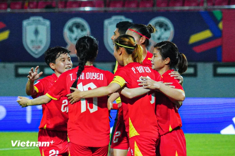 Hủy diệt Indonesia 7-0, Đội tuyển Nữ Việt Nam tiến vào bán kết AFF Cup 2025