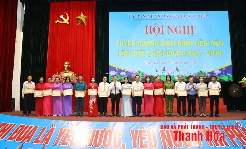 Xã Hoằng Hoá: Tuyên dương 5 tập thể, 51 cá nhân điển hình tiên tiến trong các phong trào thi đua