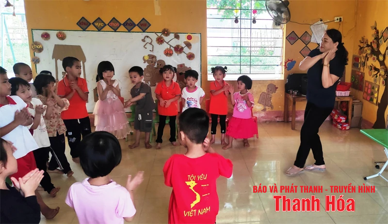 Vượt Mã giang đi tìm chữ
