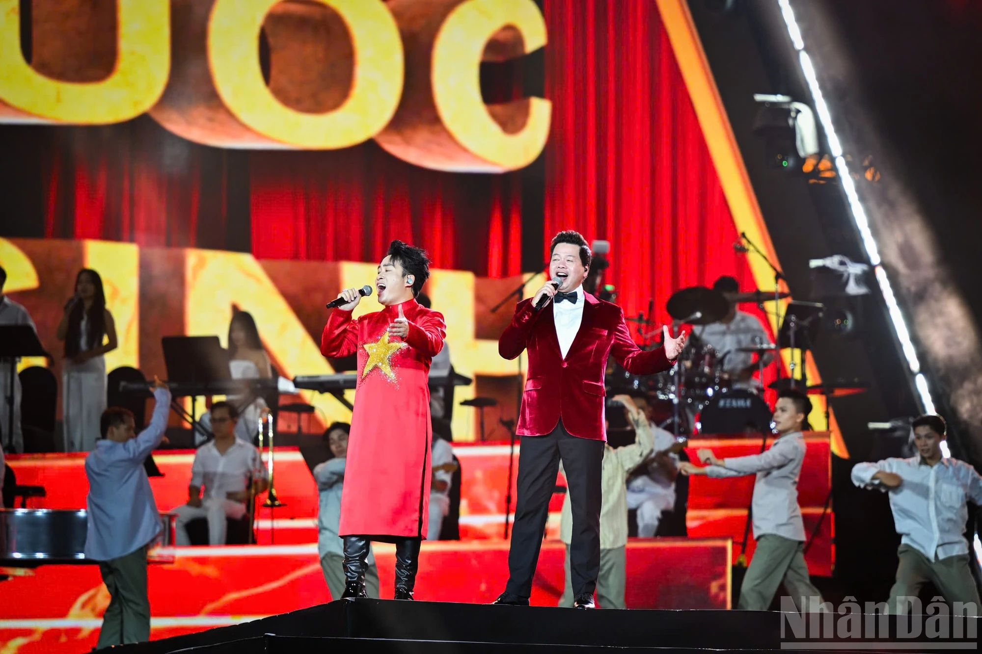 Bùng nổ cảm xúc concert “Tổ quốc trong tim”