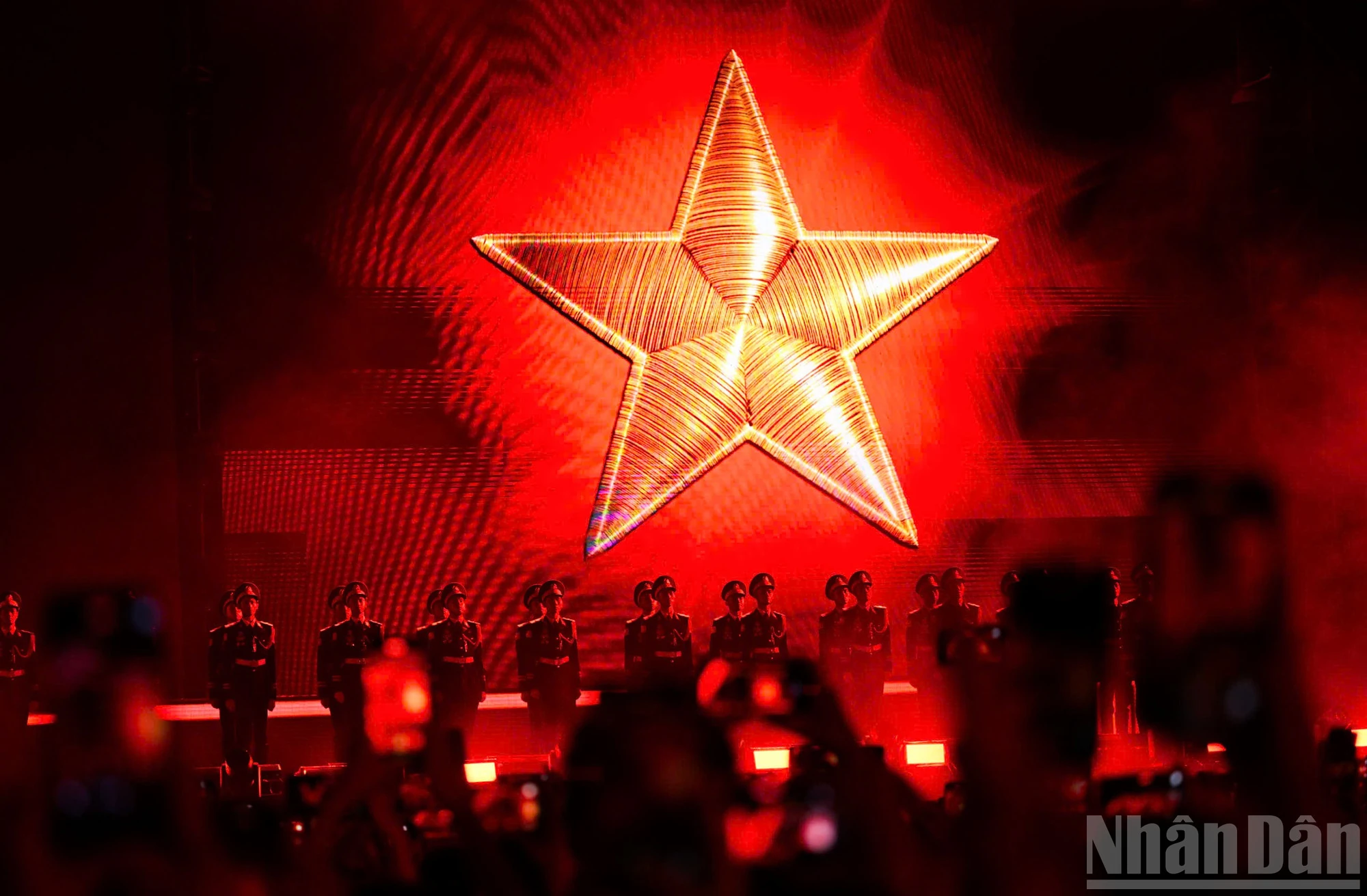 Bùng nổ cảm xúc concert “Tổ quốc trong tim”