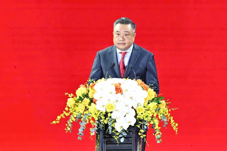 Chương trình nghệ thuật đặc biệt Hà Nội - Từ mùa thu lịch sử năm 1945