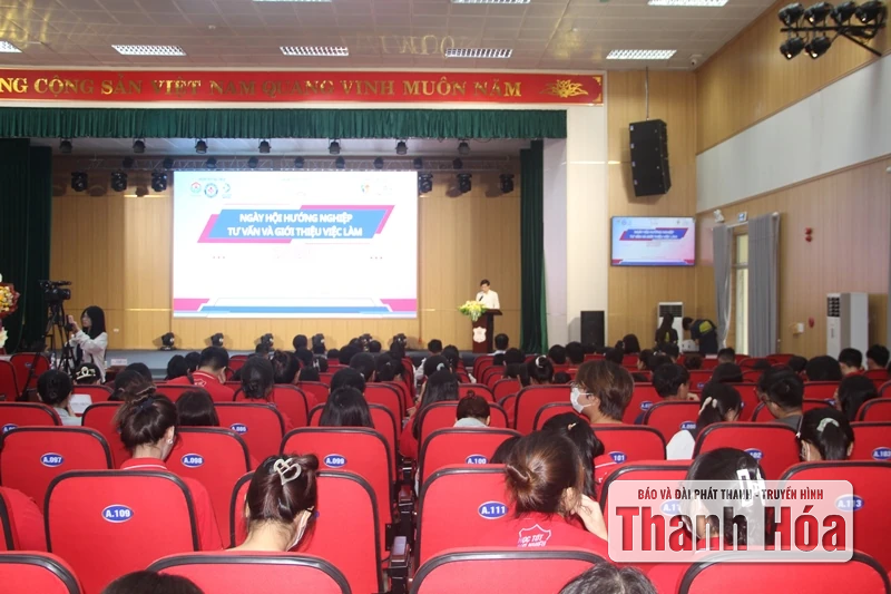 Chương trình hướng nghiệp và tư vấn giới thiệu việc làm năm 2025
