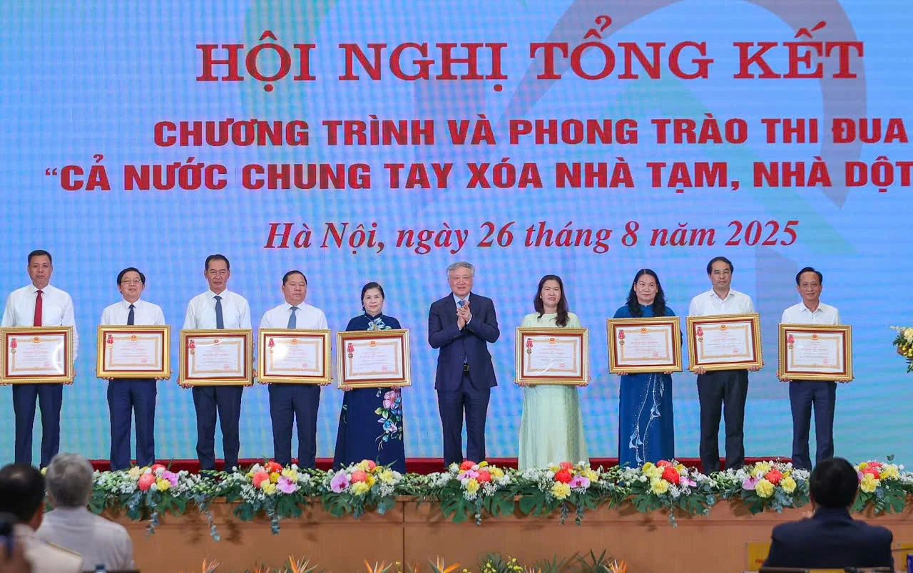 Tổng kết chương trình và phong trào thi đua Cả nước chung tay xóa nhà tạm, nhà dột nát