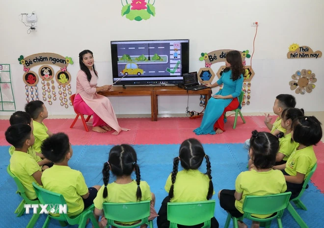 Kết luận của Bộ Chính trị, Ban Bí thư về kết quả hoạt động của chính quyền địa phương 2 cấp