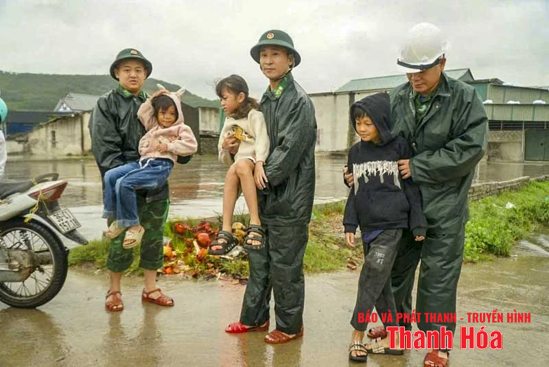 Vùng biển Thanh Hóa bắt đầu mưa to, gió mạnh trước khi bão số 5 đổ bộ