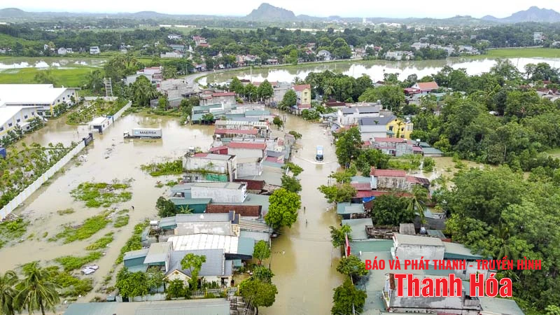 Nước lũ lên nhanh, nhiều hộ dân Thường Xuân mất trắng tài sản