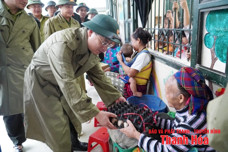 Các xã miền núi di dời người dân ở khu vực nguy hiểm