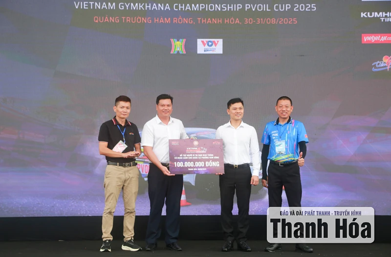 Khai mạc Giải đua ô tô Gymkhana Vô địch Quốc gia