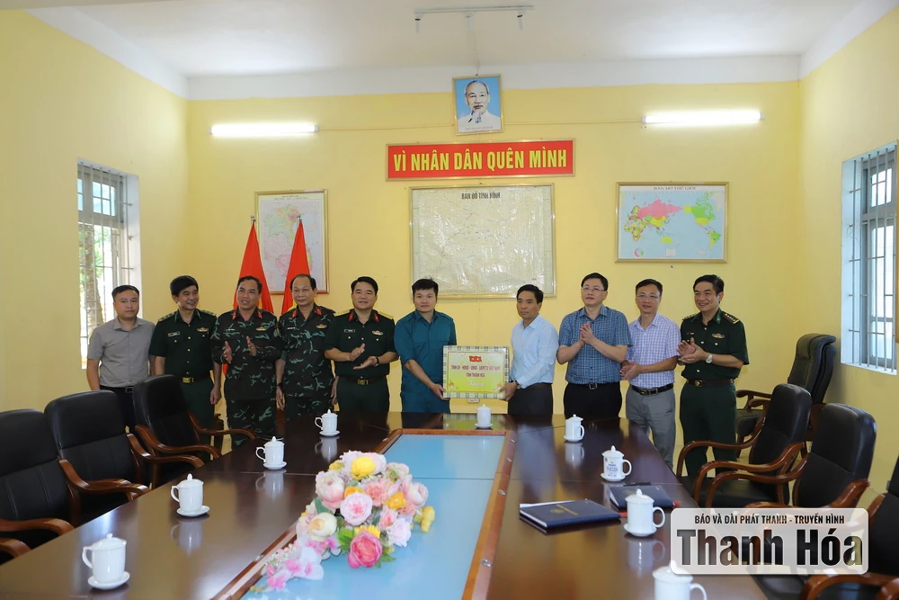 Bí thư Tỉnh ủy Nguyễn Doãn Anh kiểm tra công tác khắc phục hậu quả bão lũ và chuẩn bị năm học mới tại 2 xã Yên Nhân, Bát Mọt