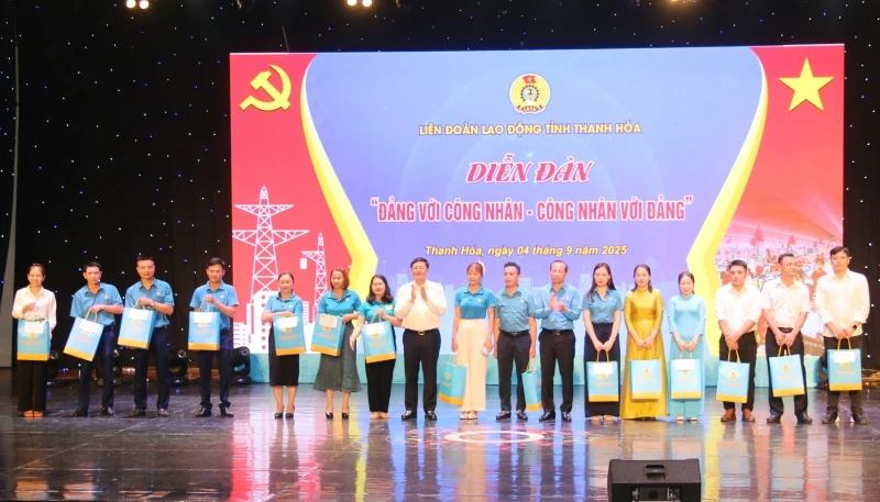 Diễn đàn “Đảng với công nhân - Công nhân với Đảng”
