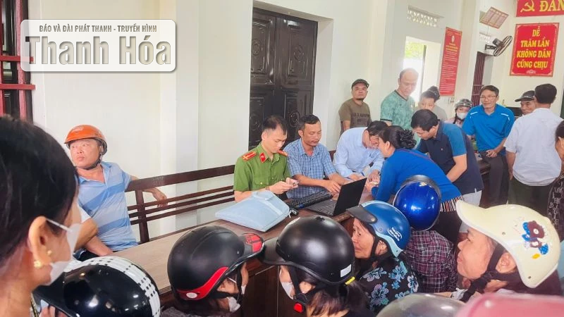 [Cập nhật] Các xã, phường tiếp tục trao quà Tết Độc lập đến Nhân dân, phấn đấu hoàn thành đúng tiến độ
