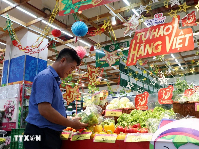 Giám sát chặt chẽ biến động giá cả, đặc biệt là hàng hóa, dịch vụ thiết yếu