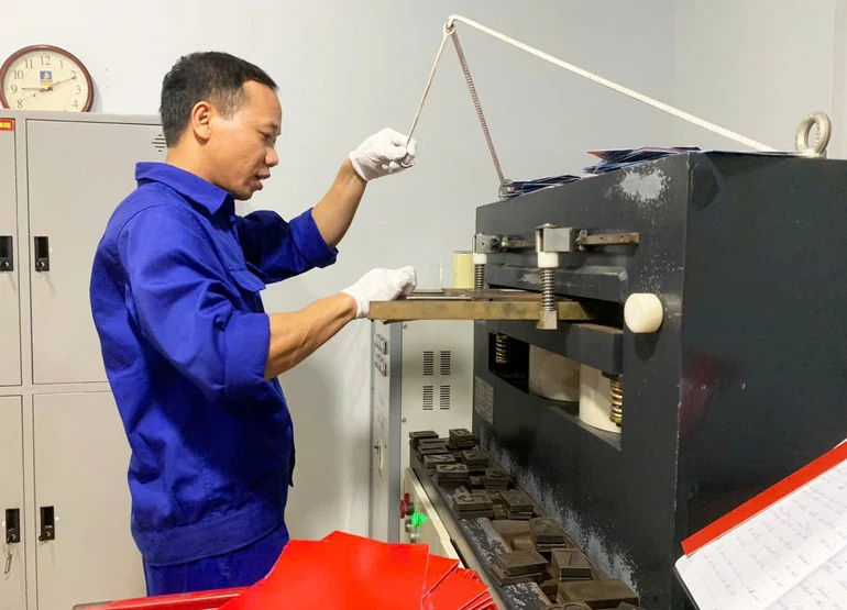 Bàn giao biển số xe mô tô cho các Ban Chỉ huy Quân sự cấp xã trên cả nước