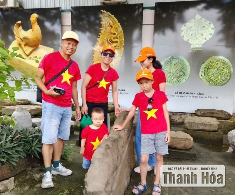 Thành nhà Hồ thu hút đông đảo du khách trong kỳ nghỉ lễ
