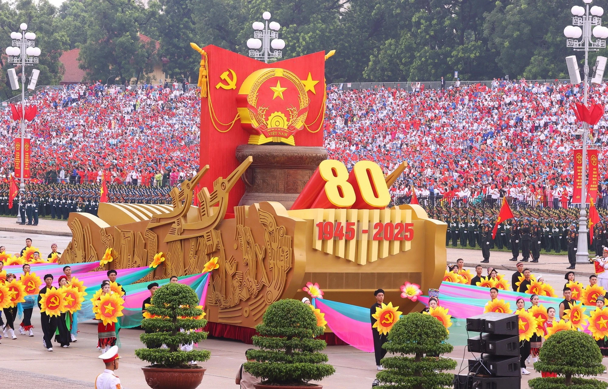 “Không có lực cản nào, không có lý do gì có thể ngăn bước chúng ta vươn tới hòa bình, thịnh vượng, dân tộc ta trường tồn và phát triển”