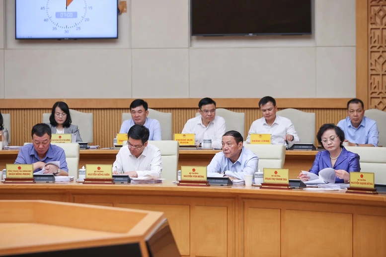 Thủ tướng: Kiên định mục tiêu tăng trưởng cao nhưng bền vững, ổn định và phát triển