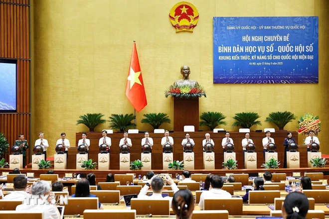 Thúc đẩy mạnh mẽ, triển khai nhanh chóng, hiệu quả công tác chuyển đổi số trong toàn hệ thống Quốc hội