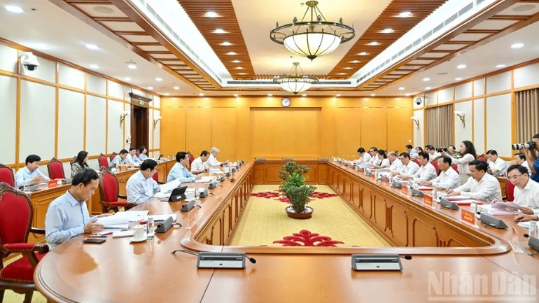 Bộ Chính trị, Ban Bí thư định hướng số lượng cấp phó của cơ quan, tổ chức trong hệ thống chính trị