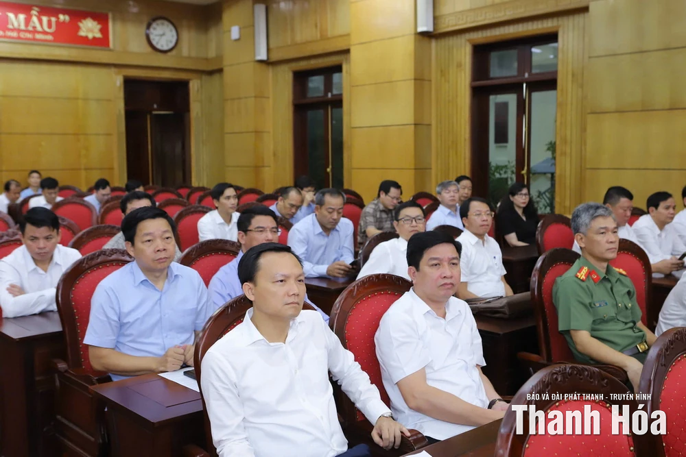 Công bố quyết định của Bộ Chính trị, Ban Bí thư điều động, chỉ định đồng chí Nguyễn Hoài Anh và đồng chí Nguyễn Hồng Phong giữ chức Phó Bí thư Tỉnh ủy Thanh Hóa